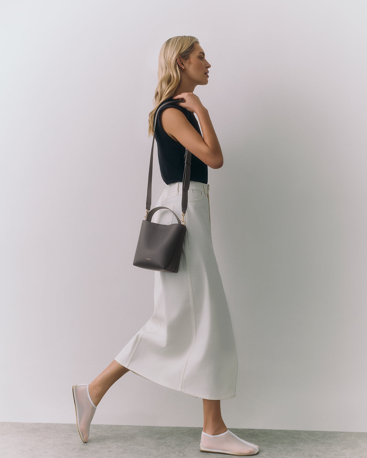Mini Linea Bucket Bag